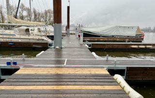 Neue Bretter und frische Farbe