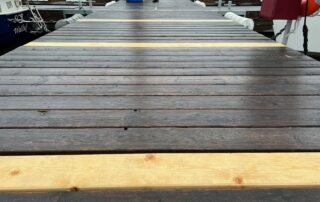 Neue Bretter auf dem Steg